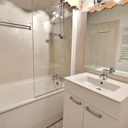 2 Pièces Confortable, Skis Aux Pieds, Proche Commerces - Fr-1-182a-1 * Courchevel