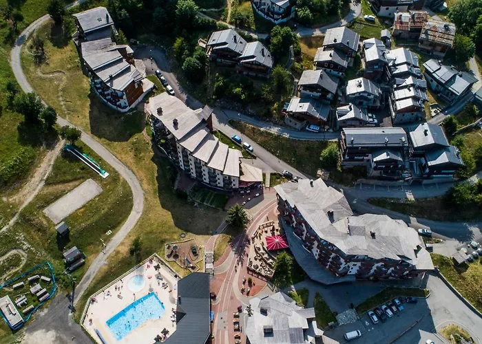 2 Pieces Confortables, Skis Aux Pieds, Proche Commerces - Fr-1-182a-1 شقة *